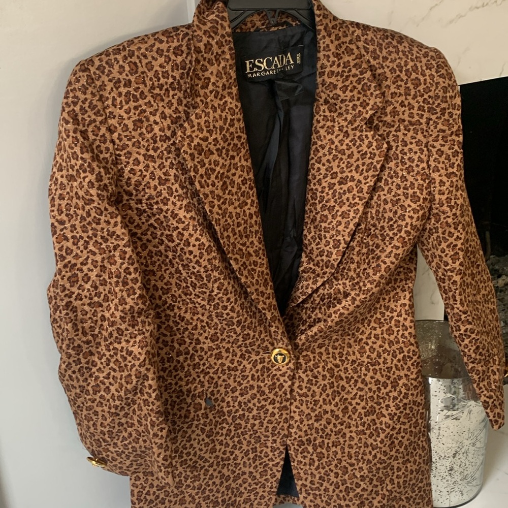 Gorgeous Vintage Escada Leopard with gold thread blazer worn 1 time - Picture 6 of 12